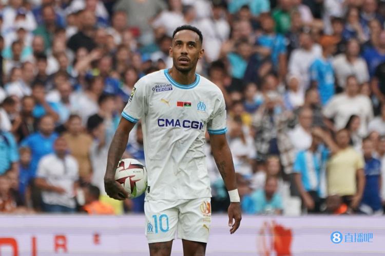 梅開(kāi)二度助隊(duì)大勝，奧巴梅揚(yáng)本賽季34場(chǎng)取得18球8助攻